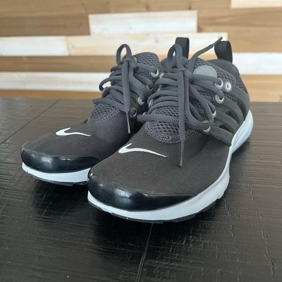 Nike Air Presto Kids Size 4 Youth Black and Gray - Picture 1 of 7